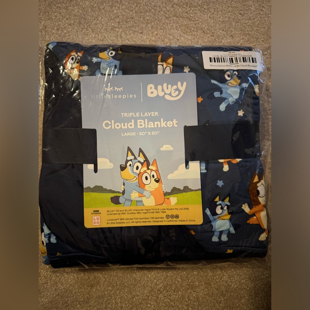 Little Sleepies Bluey Dance Mode Large Cloud Blanket